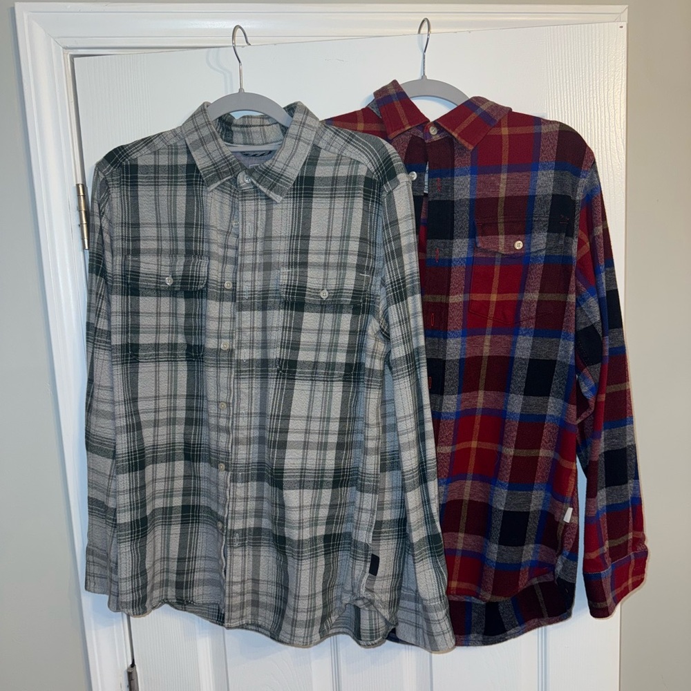 North Face Men’s Flannels. Bundle of 2. Medium. Barely Worn.